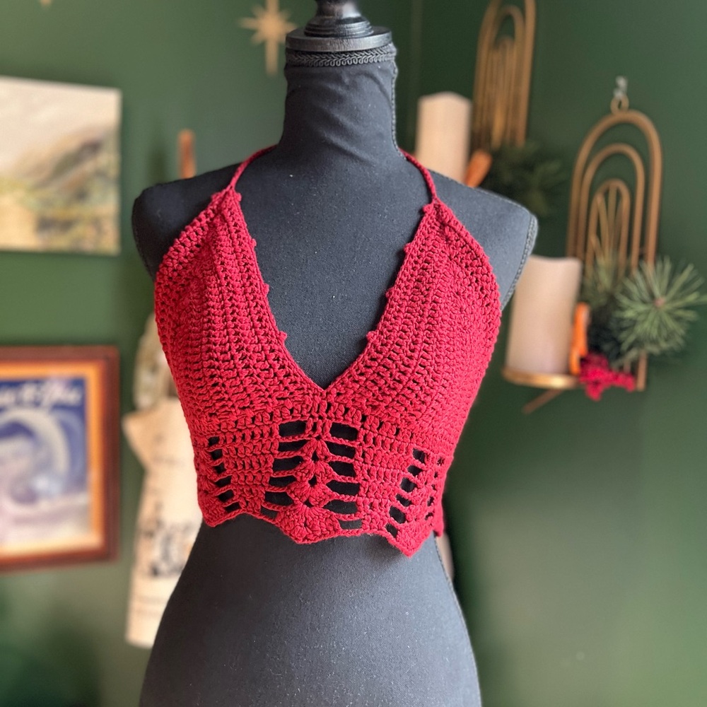 💫 Handmade red crochet halter top - Picture 3 of 12